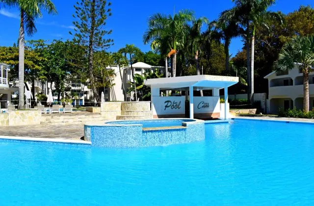 Tropical Casa Laguna piscina 2